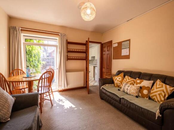 28Guildford_studenta