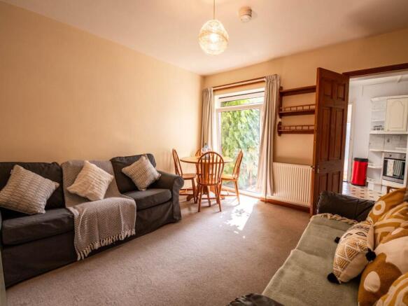 28Guildford_studenta