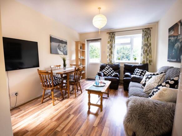 2_Beverly_Road_Stude