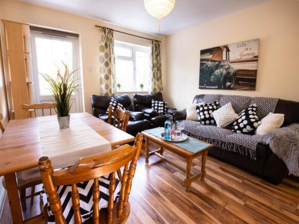 2_Beverly_Road_Stude