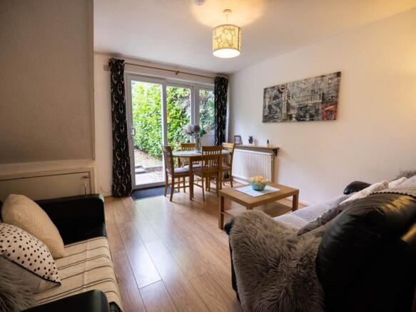 12_Nursery_Walk_Cant