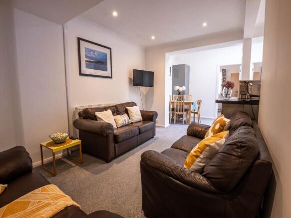 16Queensavenue_stude