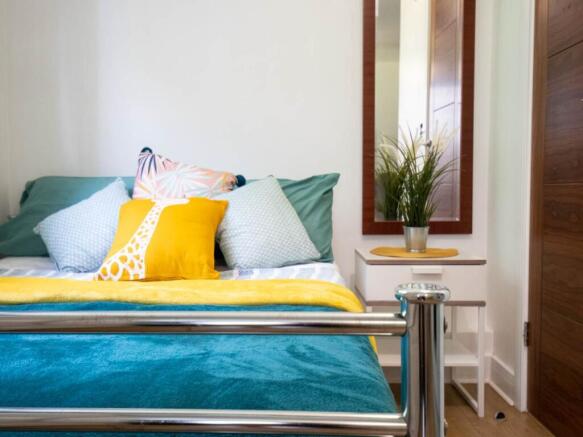 1_WW_Apt_2_Canterbur