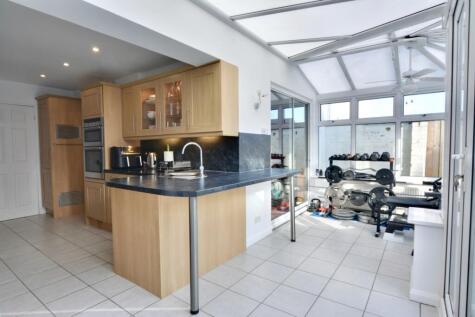 Punch Copse Road, Three Bridges, RH10