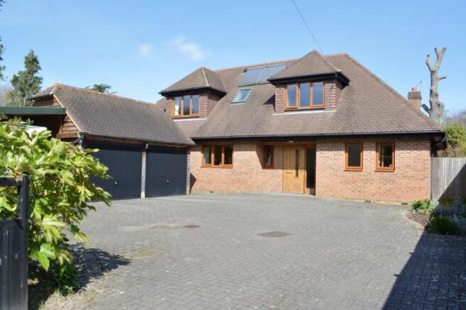 4 bedroom detached house for sale in Furze Lane, East Grinstead, RH19, RH19