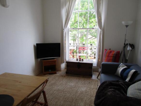 Living room (2)