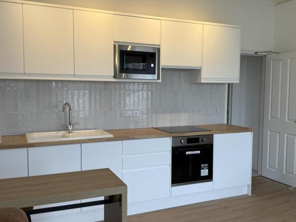 FLAT 4 KITCHEN