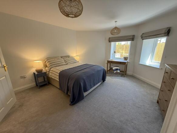 F2 9 lim bedroom