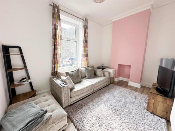 2 bed terrace, Sutton In Craven