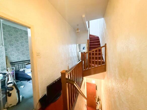 5 bed terrace Cross Hills