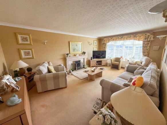2 bed detached bungalow, Silsden 9