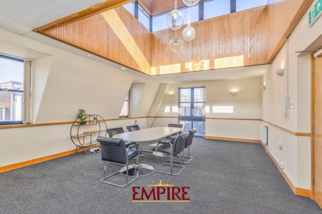 Office 17 of 18.jpg