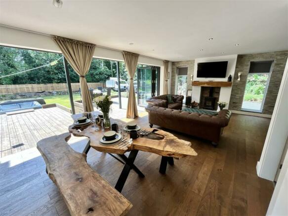 Open Plan Living/ Dining Area