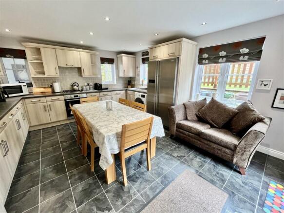 Kitchen / Dining Room