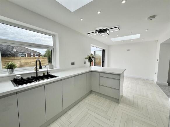 Kitchen/Dining Room