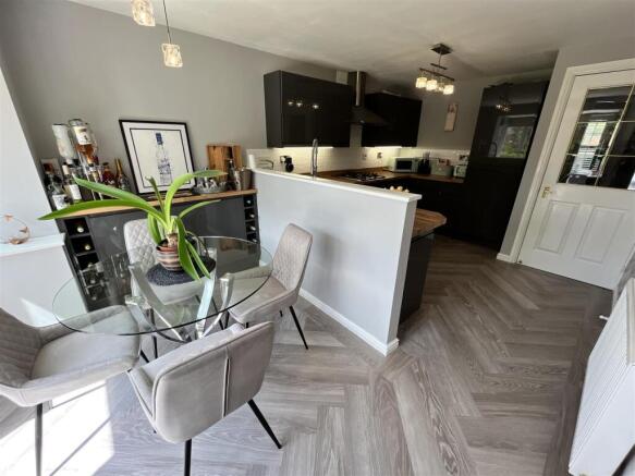 Kitchen/Breakfast Room