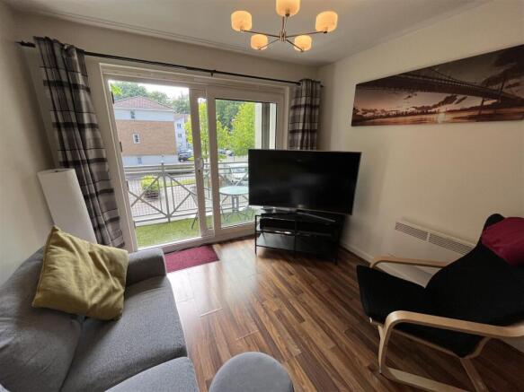 Open Plan Lounge & Kitchen