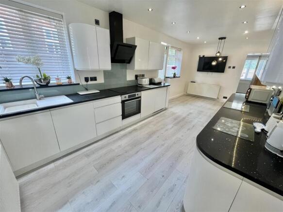 Kitchen/Dining Room