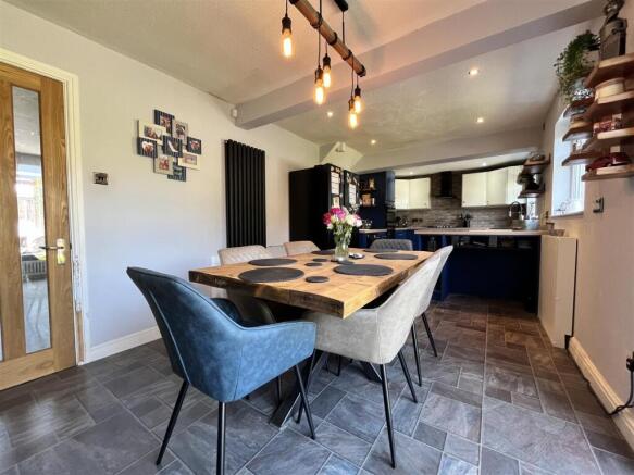 Kitchen/Dining Room