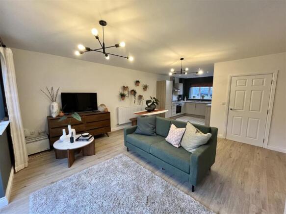 Open Plan Lounge & Dining Area