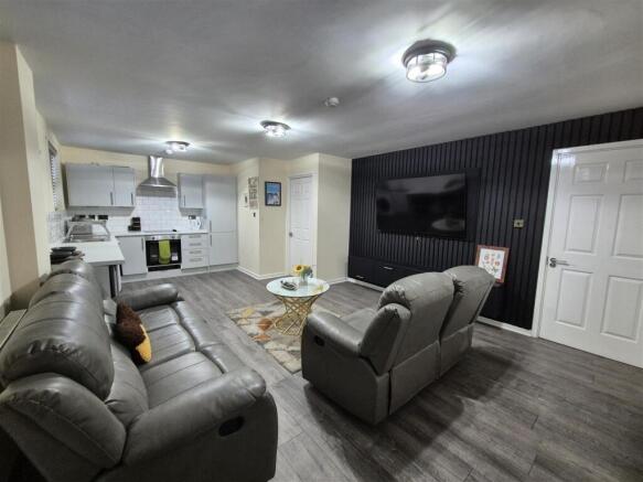 Open Plan Kitchen & Living Area