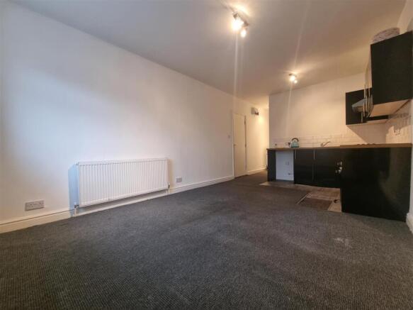 Open Plan Lounge/Kitchen