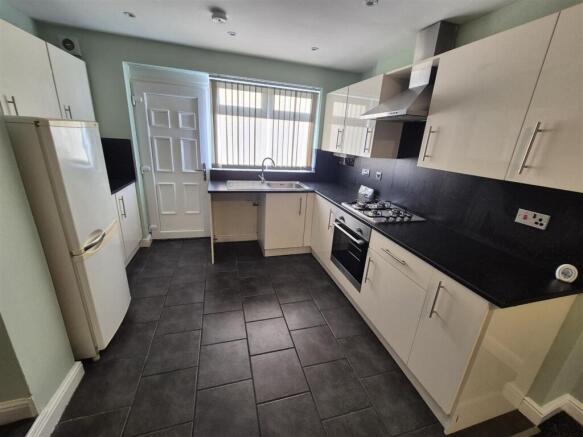 Open Plan Dining Room & Kitchen