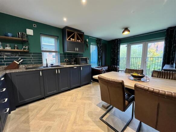 Kitchen/Dining Room