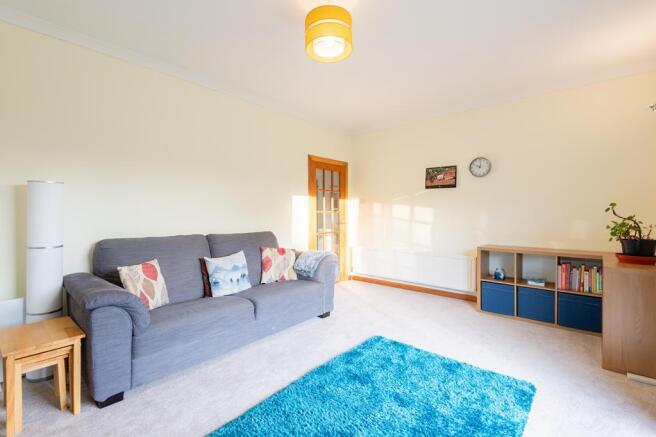 LOUNGE REAR