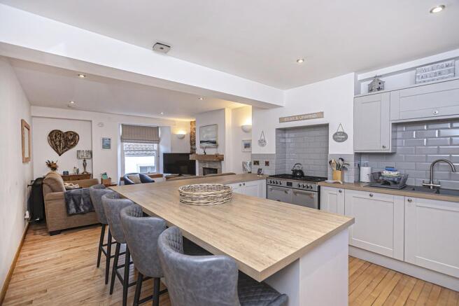 LOUNGE DINING KITCHE