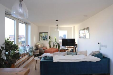 Lockgate Mews, New Islington