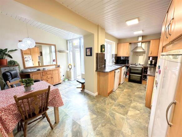L Shaped Dining Kitchen