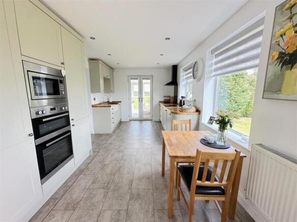Dining Kitchen & Entrance Hall Area