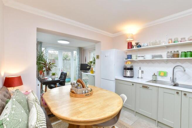 Kitchen/ Dining Room