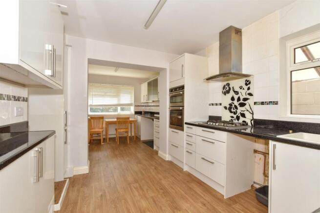 Kitchen/ Breakfast Room