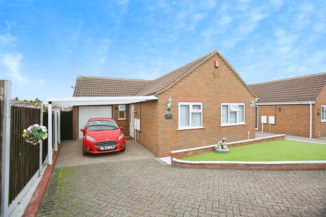 Rowan Gardens, Polesworth