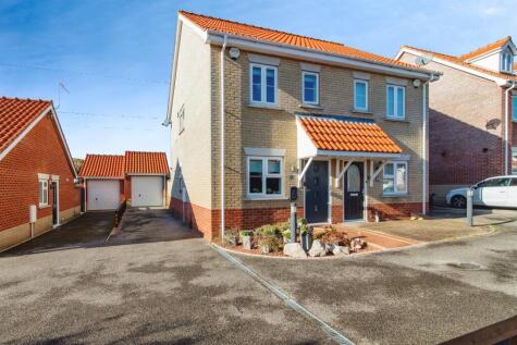 Broad Fleet Close, Oulton, Lowestoft
