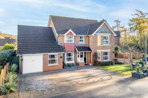 Cambium Close, Kettering, Northamptonshire, NN16