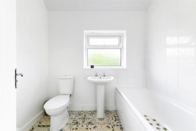 BLETCHINGLEY CLOSE (5).jpg