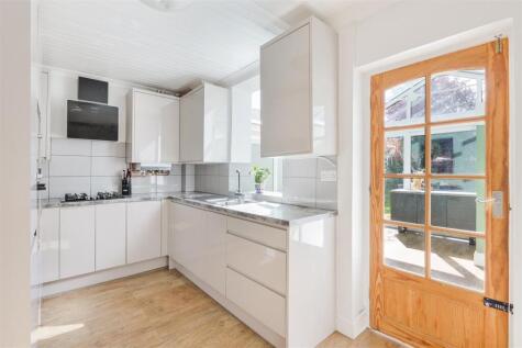 Dundrey Crescent, Merstham