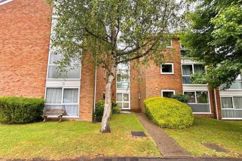 Fairview Gardens, Farnham, Surrey, GU9