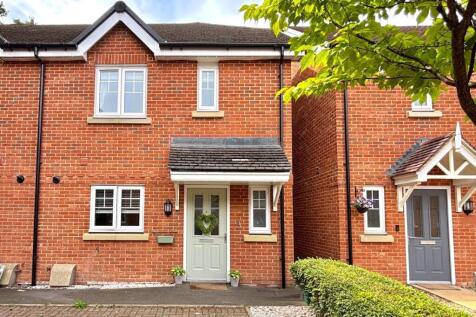 Wey Meadow Close, Farnham, Surrey, GU9