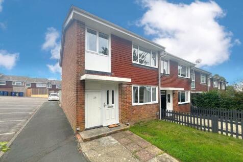 Barrie Road, Farnham, Surrey, GU9