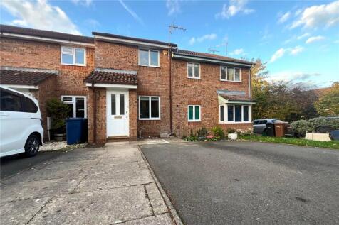 Bardsley Drive, Farnham, Surrey, GU9