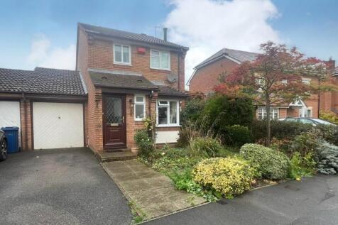 Stockwood Way, Farnham, Surrey, GU9