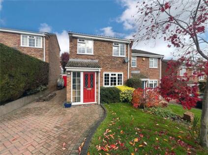 Ennerdale Grove, Farnham, Surrey, GU9