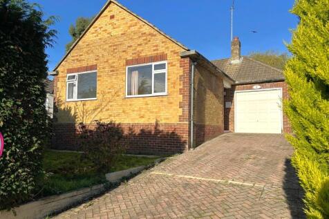 Farnham Park Close, Farnham, Surrey, GU9