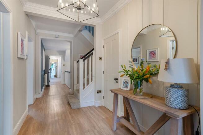 8625396-interior01.jpg
