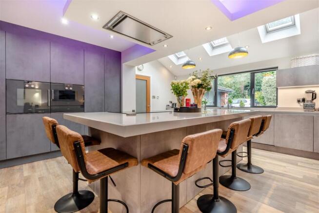 8634264-interior04.jpg