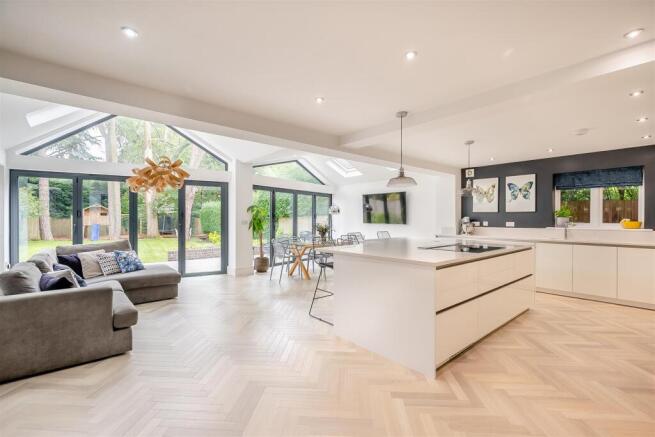 8566416-interior15.jpg
